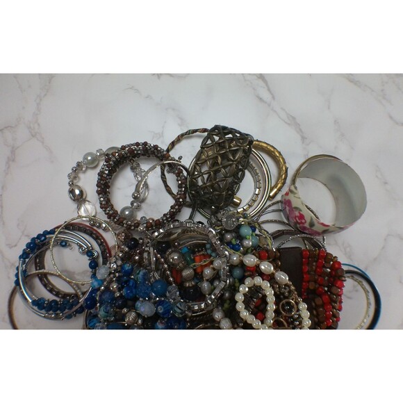 Vintage To Now Mixed Lot Bracelets Beaded Stretch Cuff Bangel Charm Wearable - Picture 5 of 6